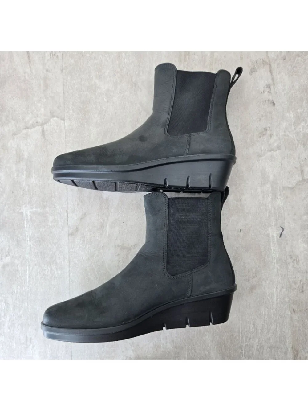 ECCO Chelsea Boots 5-5.5 Black Nubuck Leather Comfort Pull On Low Wedge Booties‎